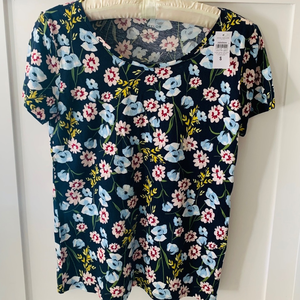 NEW w/Tags Ann Taylor Floral Shirt Small